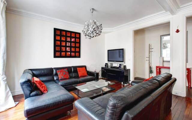Spacious Family Apartment Near Bois de Boulogne
