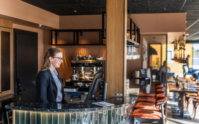 Henningsvaer Bryggehotell By Classic Norway Hotels