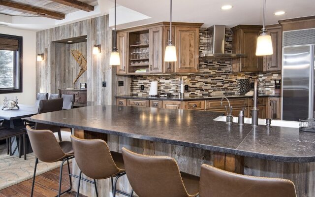 26 Avondale Lane. 3 Bedroom Condo by RedAwning