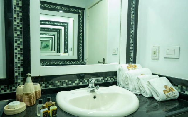 Elegant Hospitality - Garden Duplex