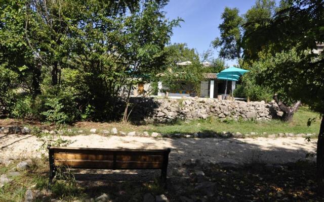 Un Je Ne Sais Quoi De Paradis