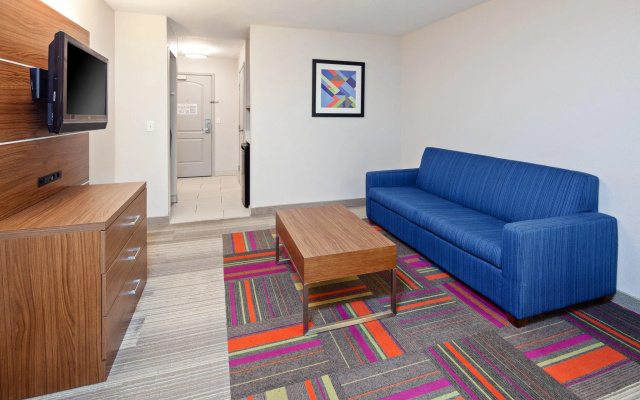 Holiday Inn Express & Suites Clovis-Fresno Area by IHG