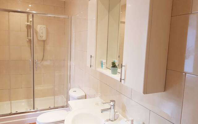 BlueOne Serviced Apartments-Sandon House