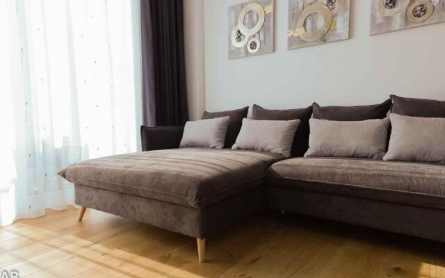 Superior Apartment & Rooftop Pool