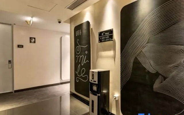 MaxOneHotels @ Premier Melawai