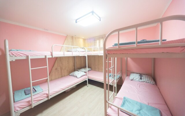 Sounlin Guesthouse - Caters to Women