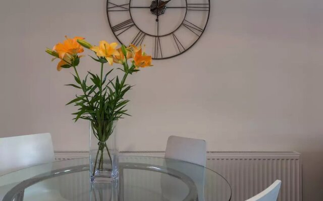 Hastings House Luton - Inhabit Short Stays