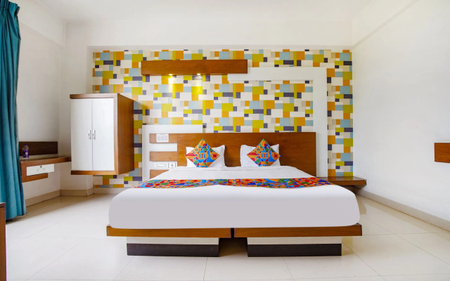 FabHotel Emirates Suites