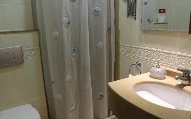 Dr Kushan Hotel