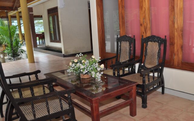 Mount Crest Inn Deniyaya
