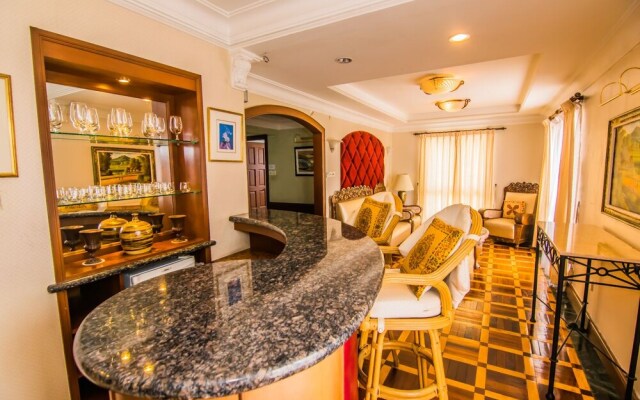 Marina Travellers Suite Marina Court