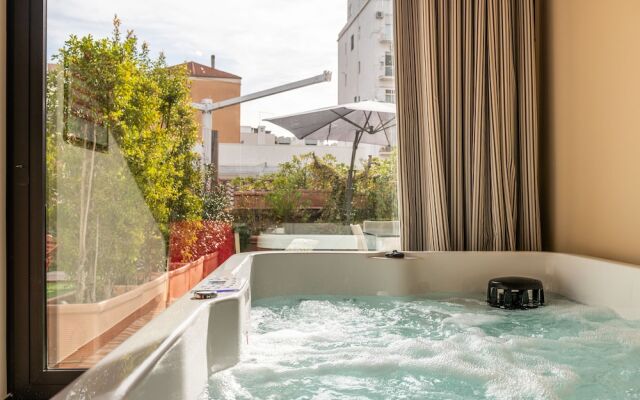 Snob Luxury Suite