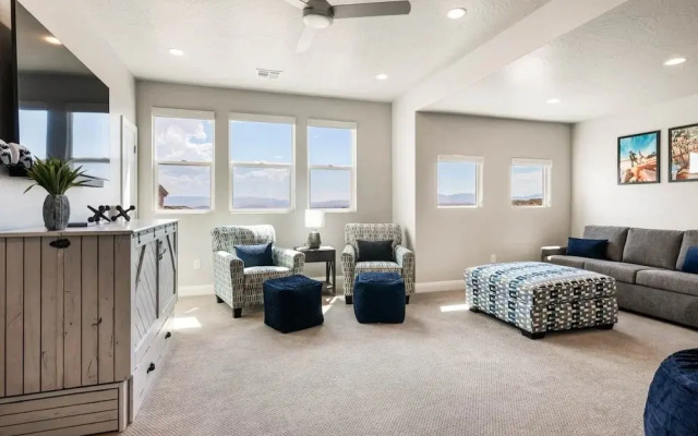 Whose Your Caddy? 5 Bedroom Home