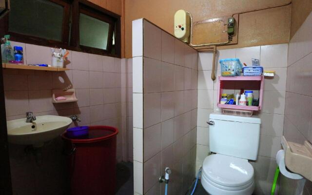 Anurak Guesthouse