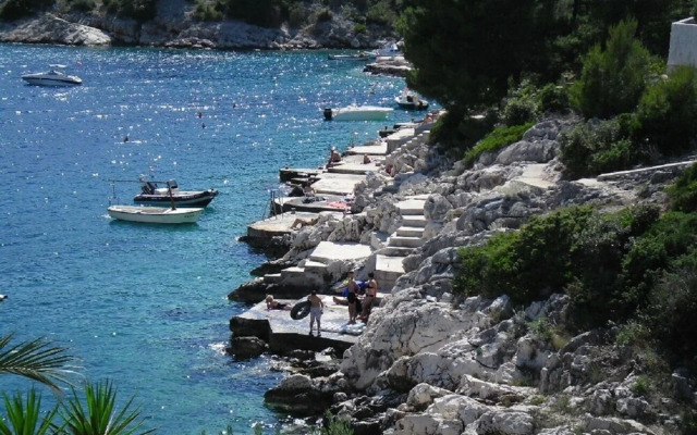 Georgi - 200 m From sea - SA3 Zuti