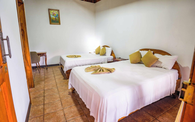 Arenal Hostel Resort Towers