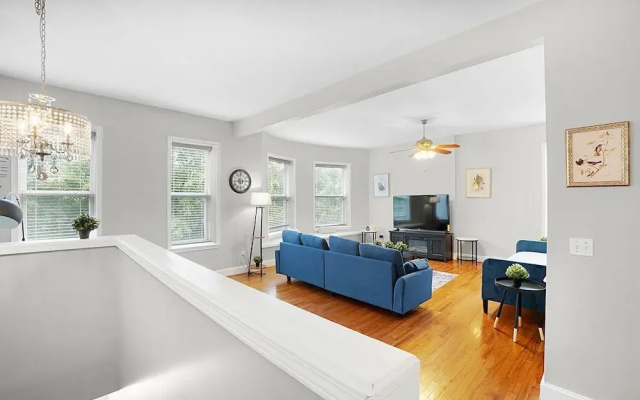 Spacious 3-Bedroom with King Bed