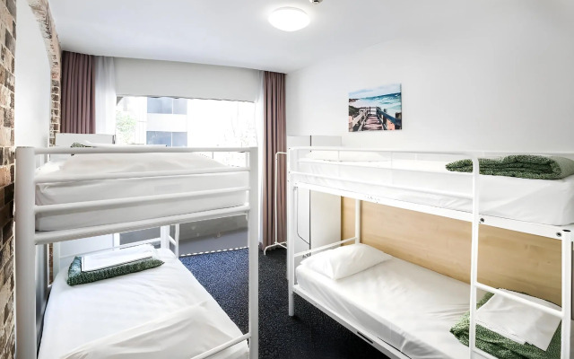 Nomads Sydney - Hostel