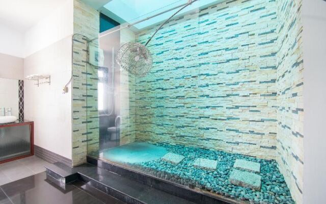 RedDoorz near Gia Dinh Church