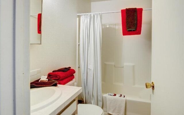 Crimson Hills Motel