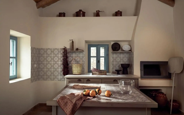 Alkis Farm And Residence