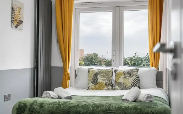 London Charm House Near Tube Station