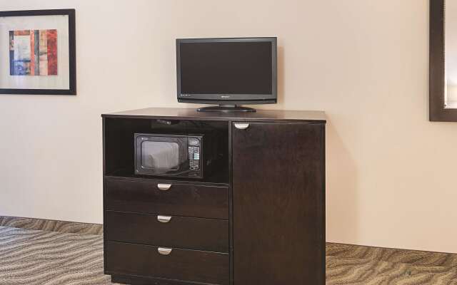 La Quinta Inn & Suites by Wyndham Glen Rose