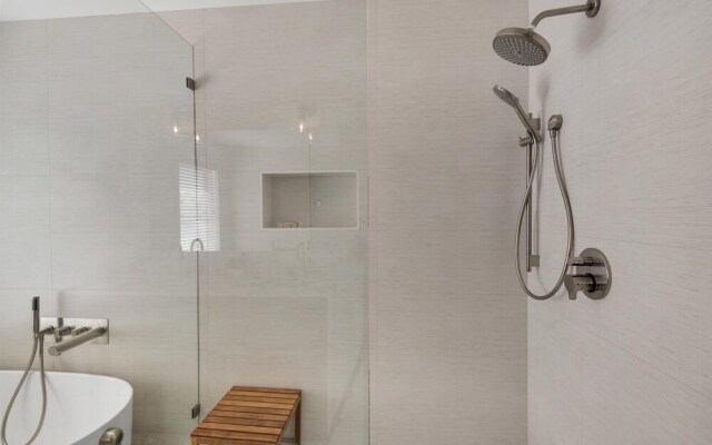 Island in The Sun - 1938190