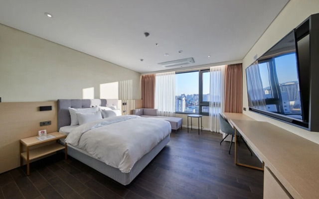 Hotel Summit