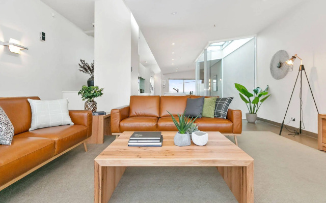 Sullivans Cove Apartments