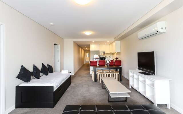 Spacious Apartment at Waitara
