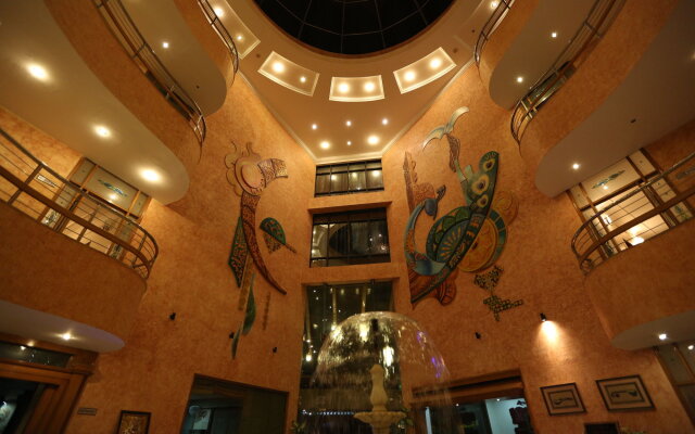 Hotel Devi Grand