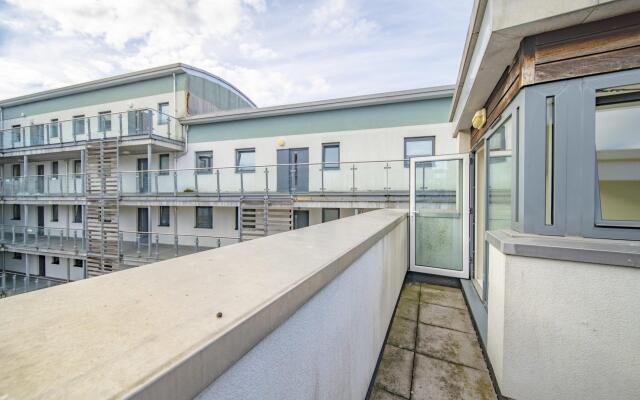 SLEEP 8  Morden 4bed TOWNHOUSE NEXT TO BRIGHTON STATION