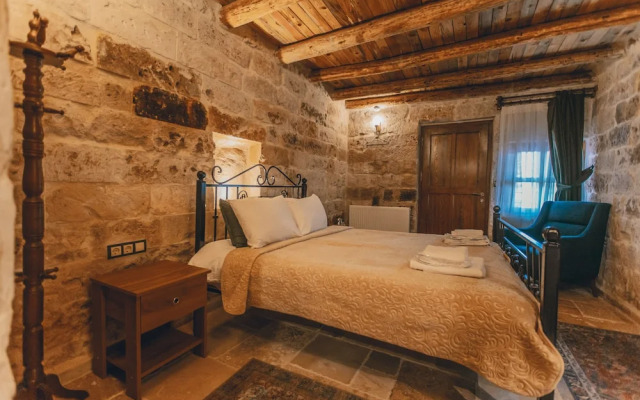 Zula Cave House
