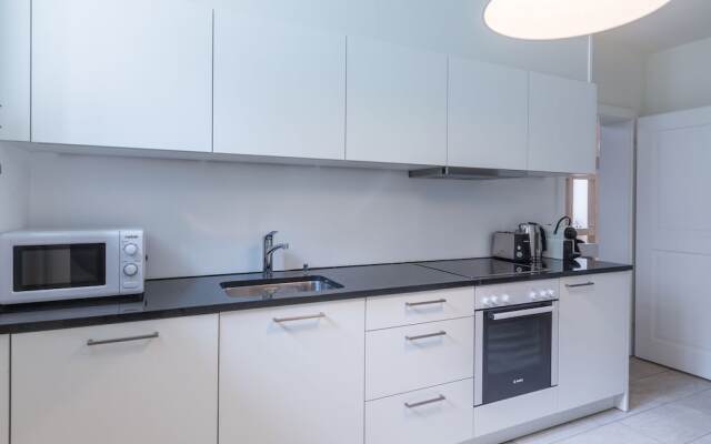 AIRSTAY Luxury Villa