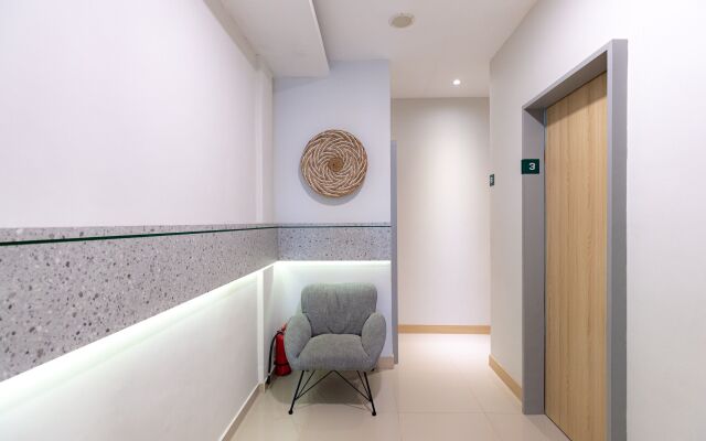 Urbanview Hotel R House Batam by RedDoorz