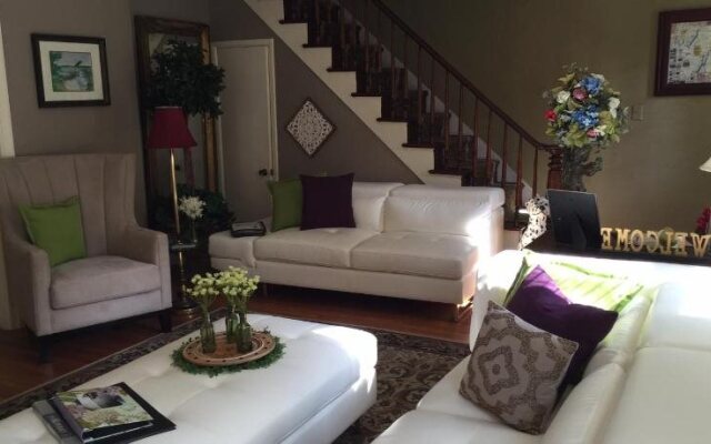 18 Vine Inn & Carriage House