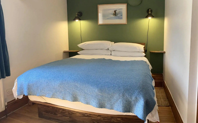 Riverside B & B