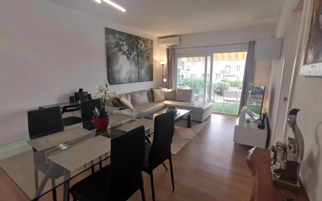 Refurbished 2-Bed Apartment in El Paraiso Alto