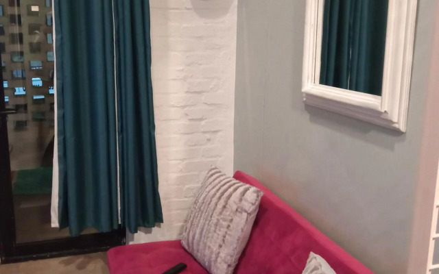 Maboneng City Building Free WiFi and Swimming pool