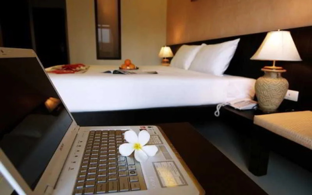 Phu-Ke-Ta, The Hip Service Apartment & Hotel