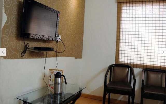 Luvyrooms Budget Paharganj 188