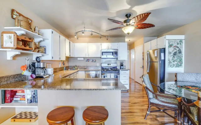 Kaunakakai Condo w/ Private Lanai & Ocean Views!