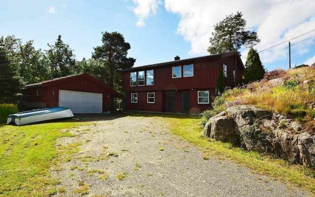 10 Person Holiday Home In Tvedestrand