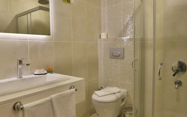 Hi̇mm Hotel