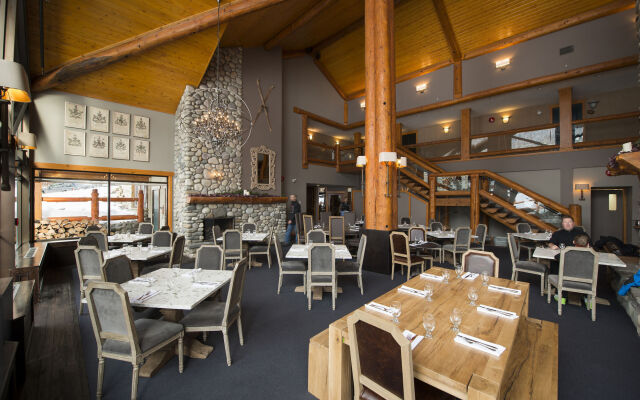 Lizard Creek Lodge