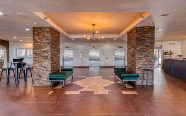 Clarion Hotel Denver Central