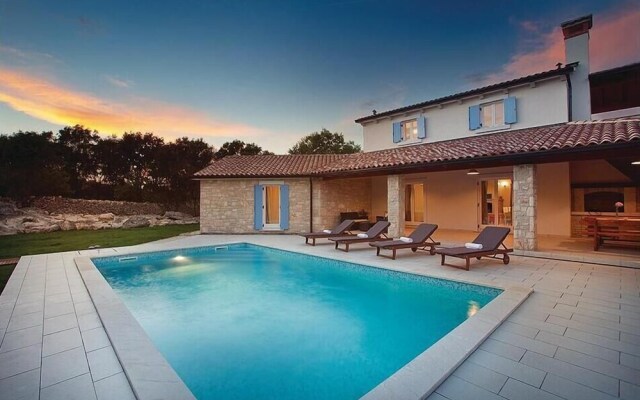 Stunning Home in Labin With Wifi and 4 Bedrooms