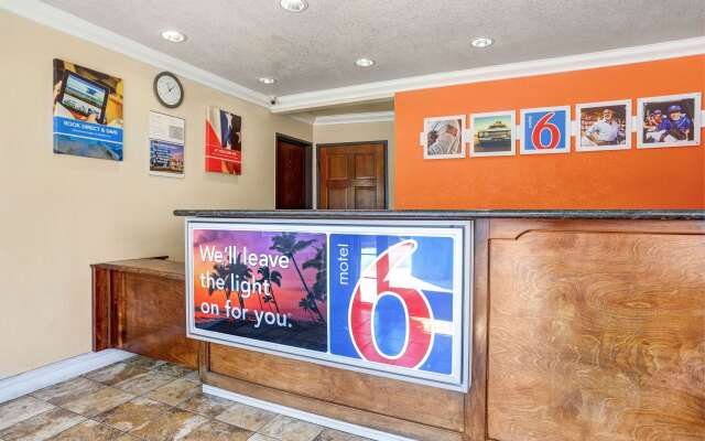 Motel 6 Fresno, CA - Belmont Ave