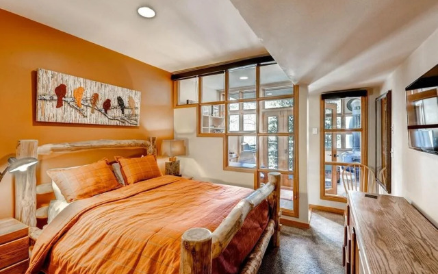 River Glen 106c 2 Bedroom Condo by RedAwning